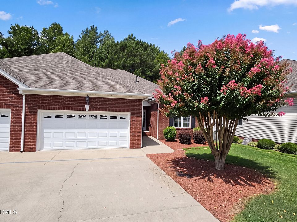 1st image of 302 Commonsgate Dr