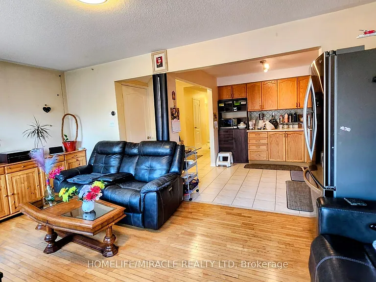 102 Whiteface Cres — Photo 10
