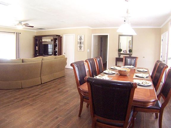 4th image of 1104 Cypress Point W
