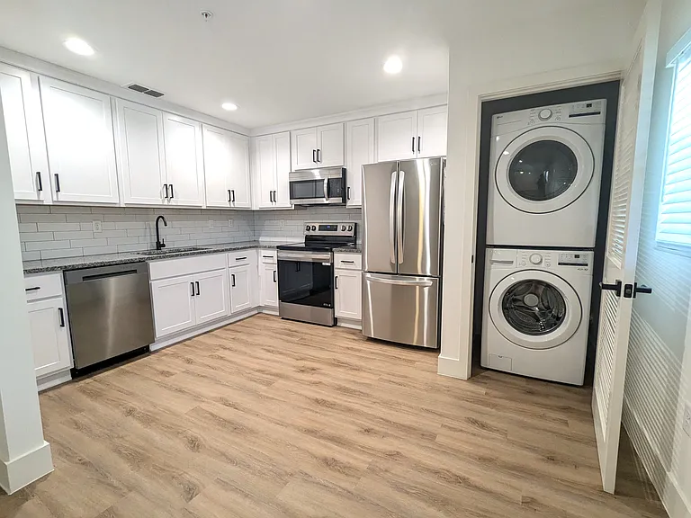 San Marco Square Apartments — Photo 6