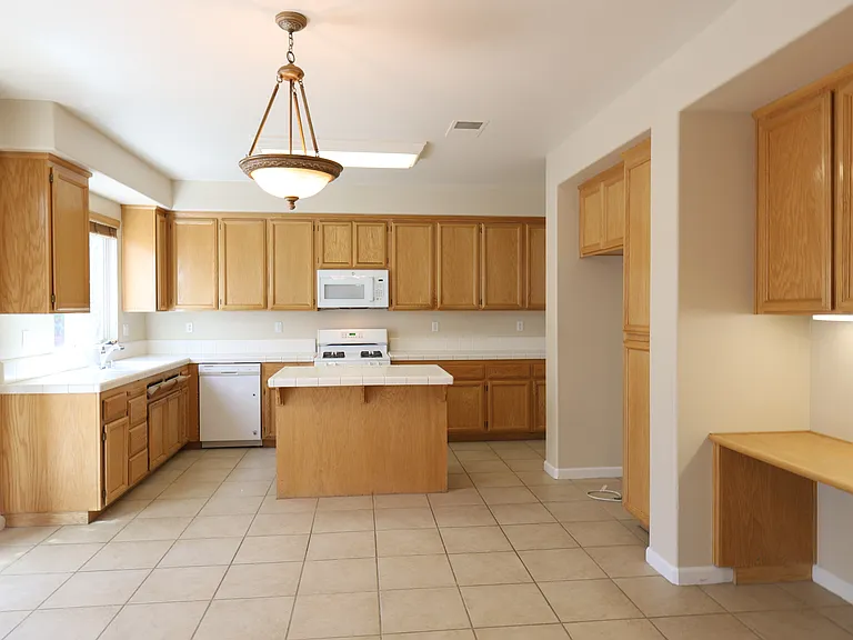 1908 Terracina Cir — Photo 2
