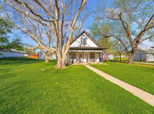 241 S 3rd St, Clearwater, KS 67026