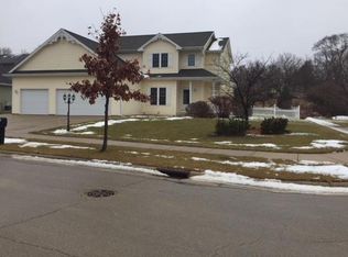 608 S Darcy Ln, Whitewater, WI 53190