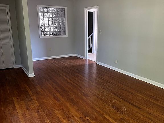 3rd image of 2113 Norris Rd NW