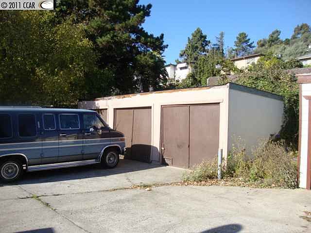 2nd image of 7022 Lacey Ave