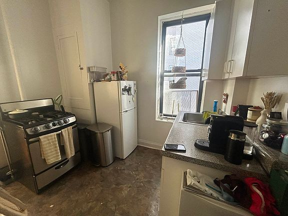 3rd image of 437 E 80th St #33