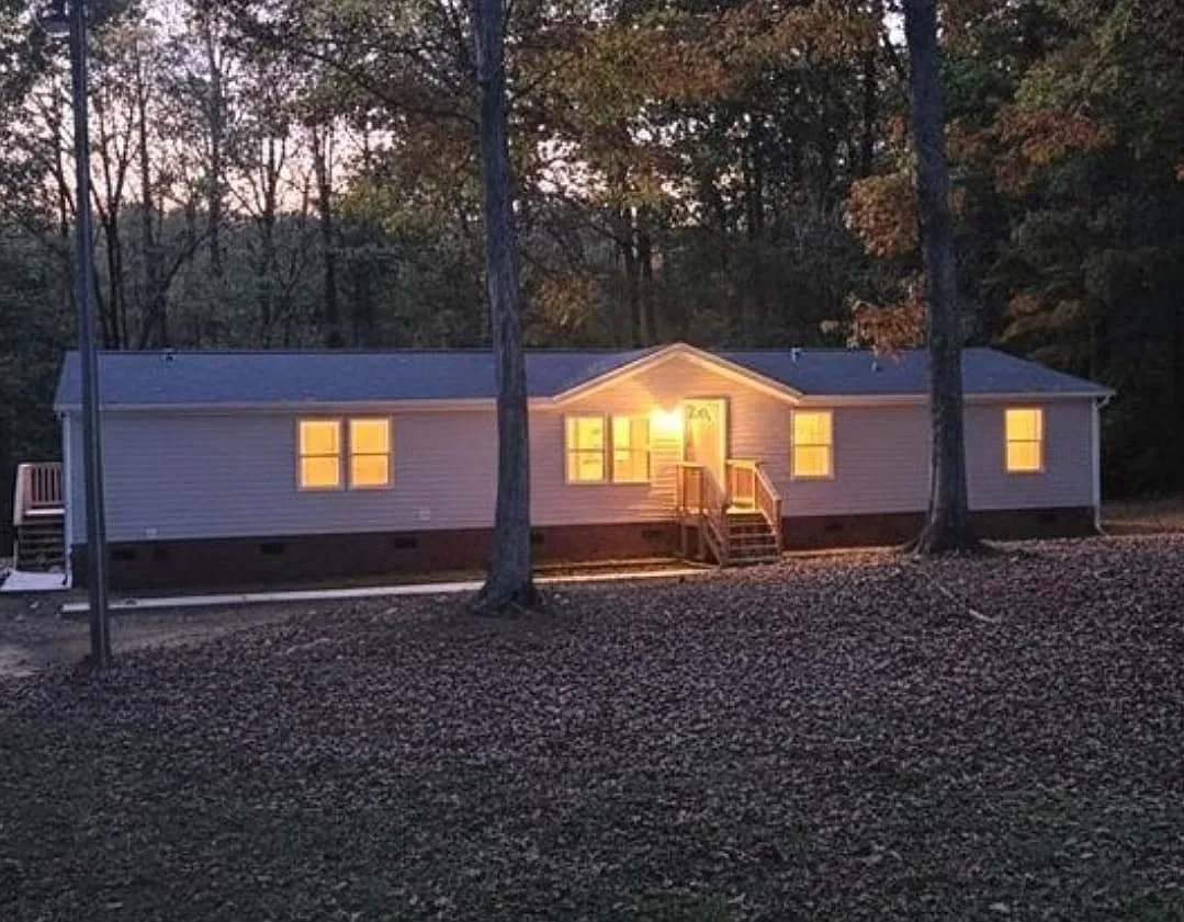 5 bed, 2108 sqft, $3,000 — Photo 1