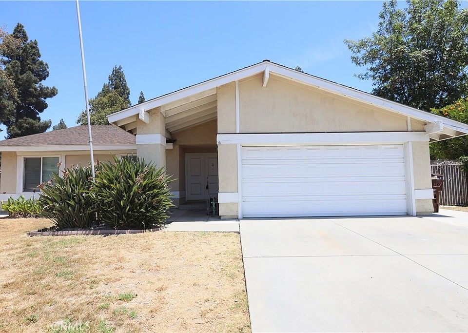 1st image of 19840 Camino Arroyo