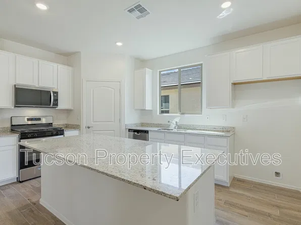 9329 N Peridot Vista Ave, Tucson, AZ 85742