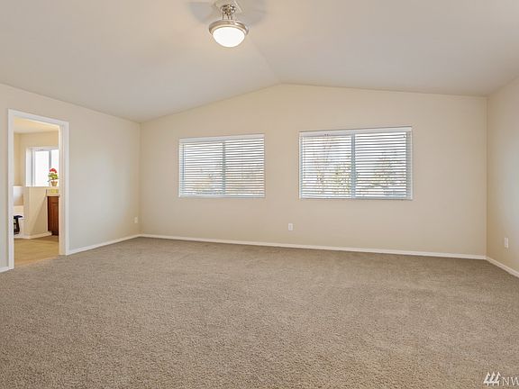 5th image of 1009 81st Street Ct E