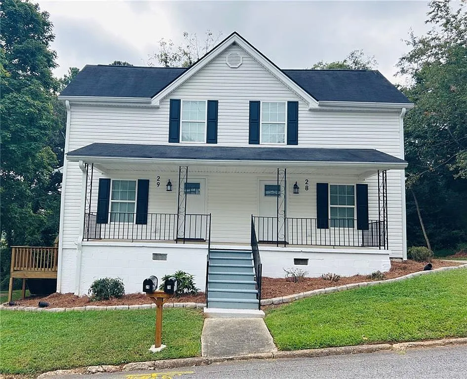 1 bed, 1.0 bath, 925 sqft, $1,350 — Photo 1