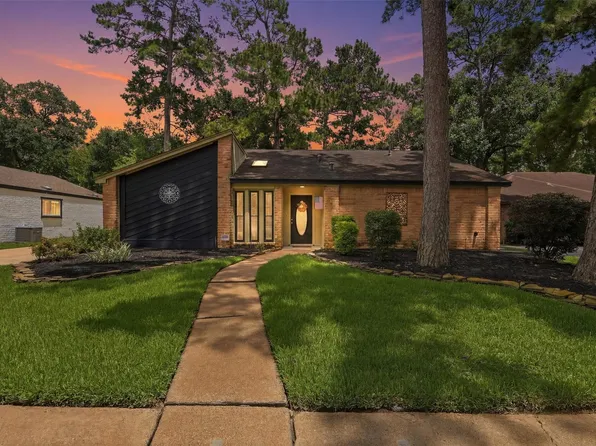 15122 Forest Lodge Dr, Houston, TX 77070