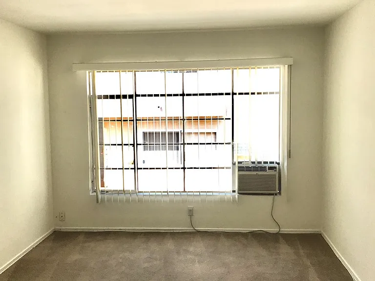 11844 Mayfield Ave — Photo 3