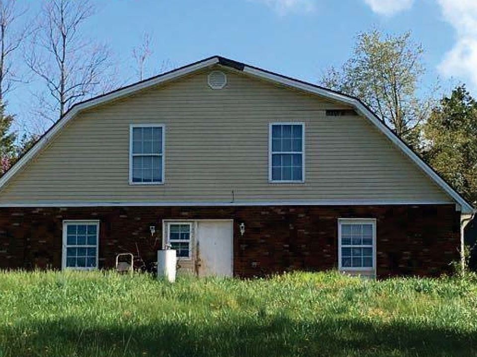 2nd image of 416 Warren Dr