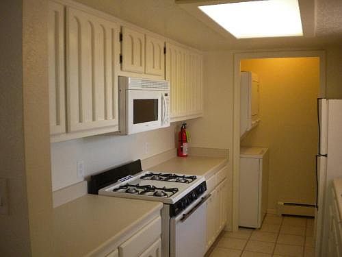 4th image of 10228 Admiral Halsey Dr NE