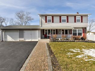 26 Vermont Ave, Jackson, NJ 08527