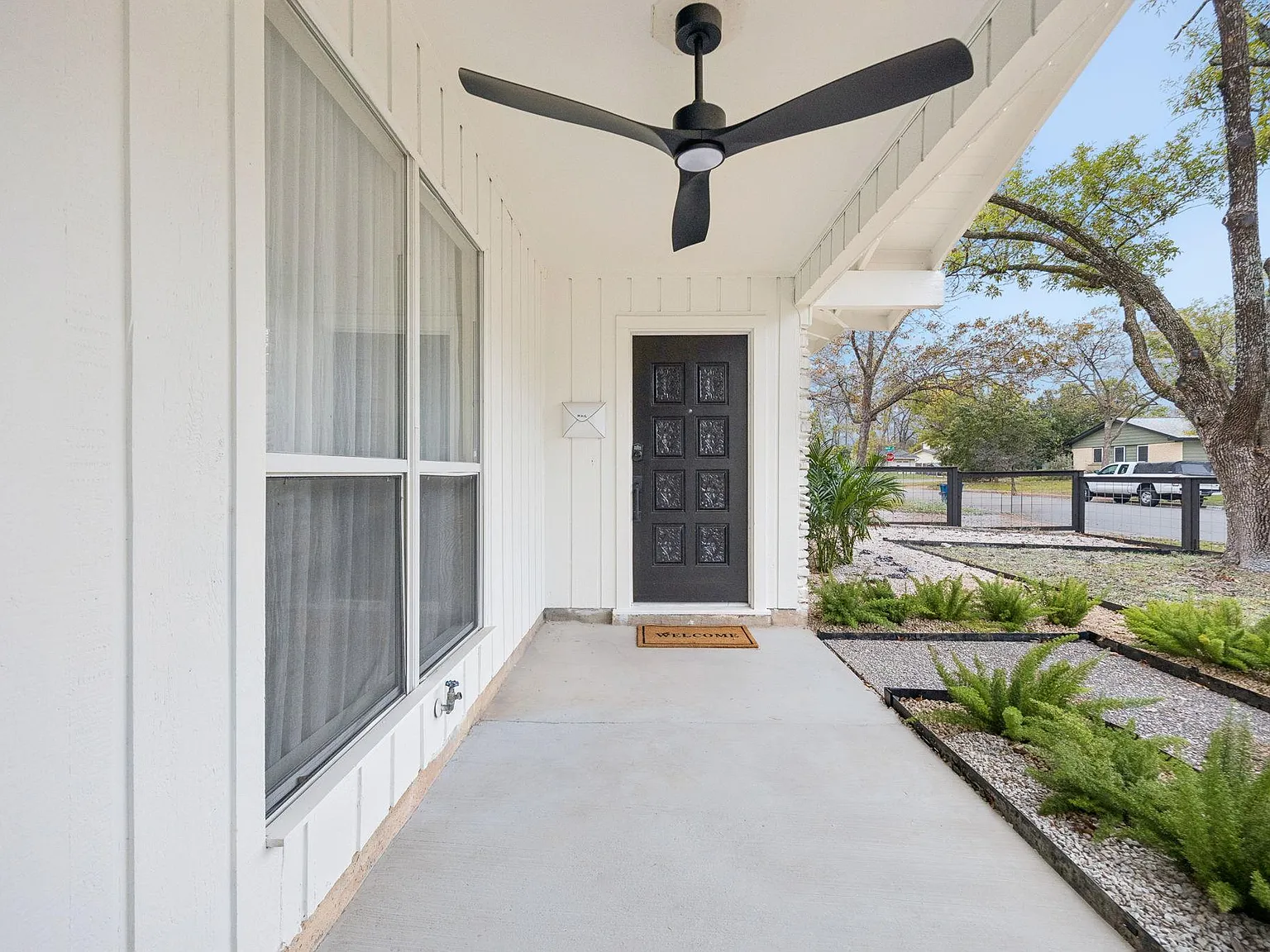 4 bed, 2.0 bath, 1628 sqft, $3,150 — Photo 3