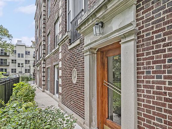 4th image of 1117 W Lunt Ave #2B