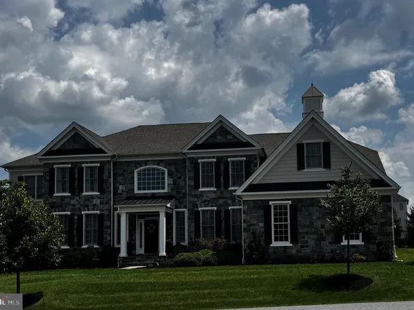 3901 Greenbank Ln, Newtown Square, PA 19073