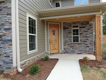 2nd image of 4400 Pulaski Cir