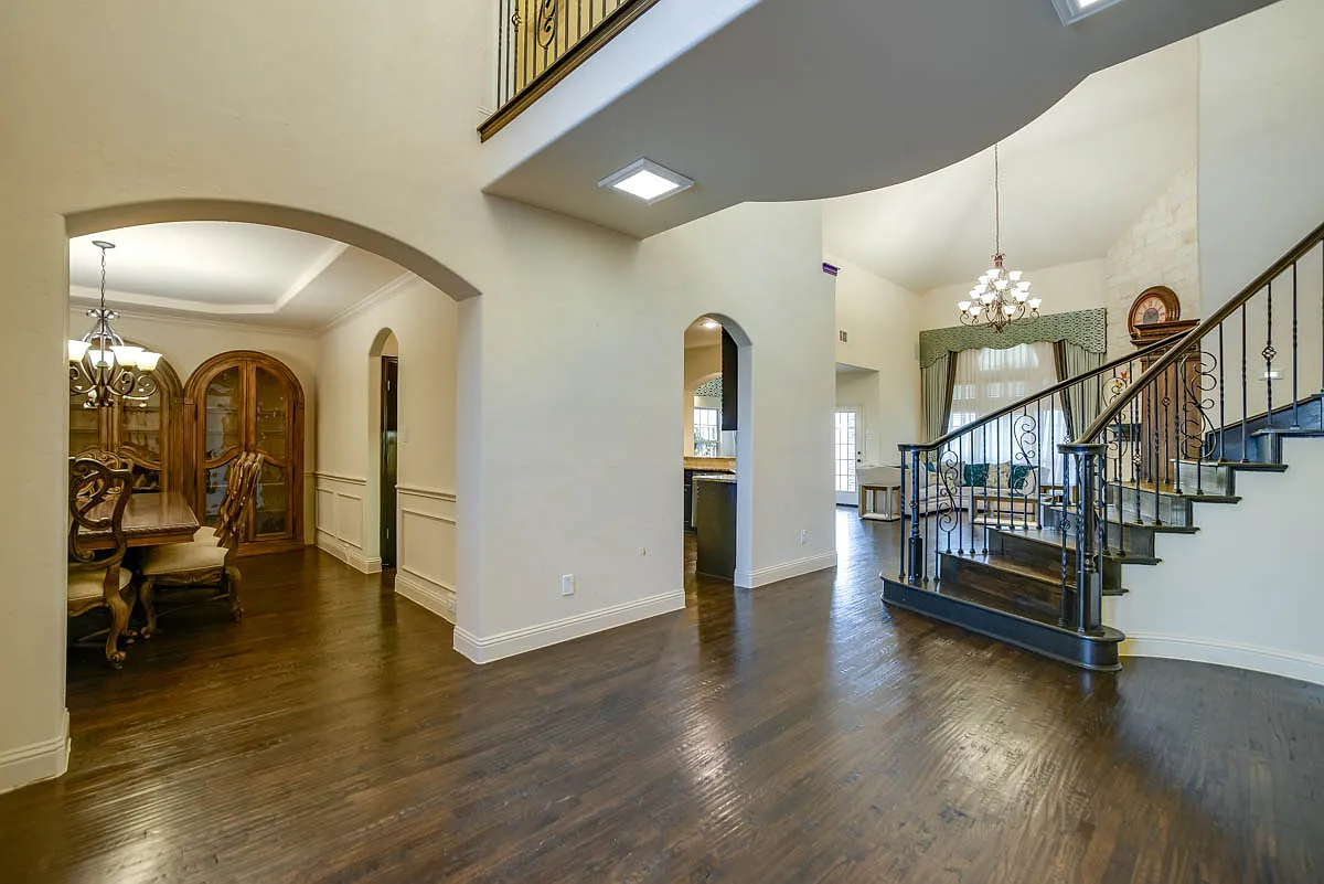 4 bed, 4239 sqft, $4,700 — Photo 1