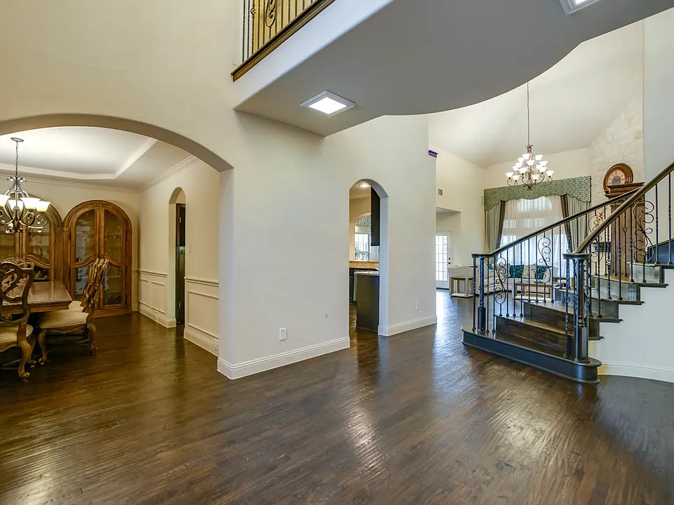 13083 Montfair Blvd