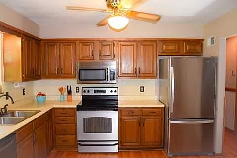 2nd image of 301 S 74th St