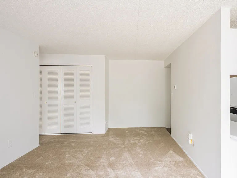 Riverside Village Apartments — Photo 60