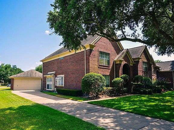 3rd image of 426 Fern Meadow Dr