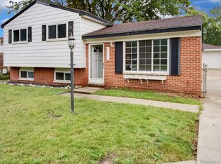 10439 Beech Daly Rd, Taylor, MI 48180