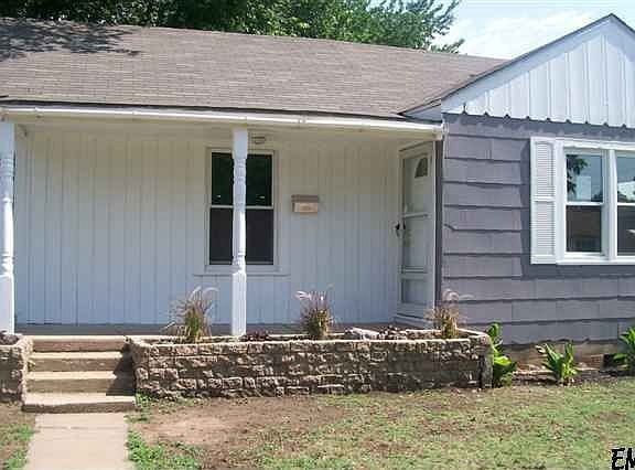 2nd image of 2022 E Pine Ave