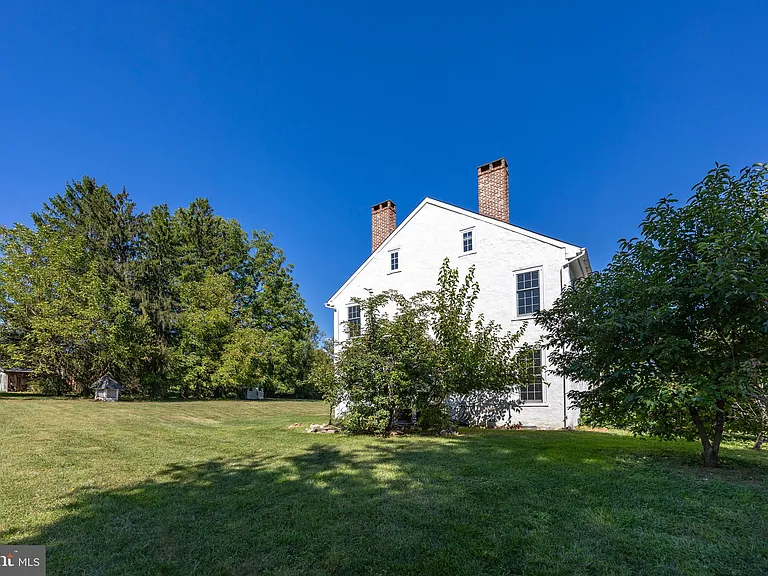 609 W Lincoln Hwy — Photo 35