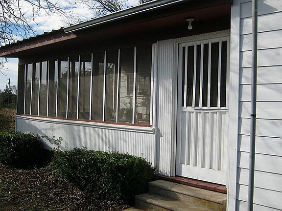 2nd image of 22265 Gratehouse Ln