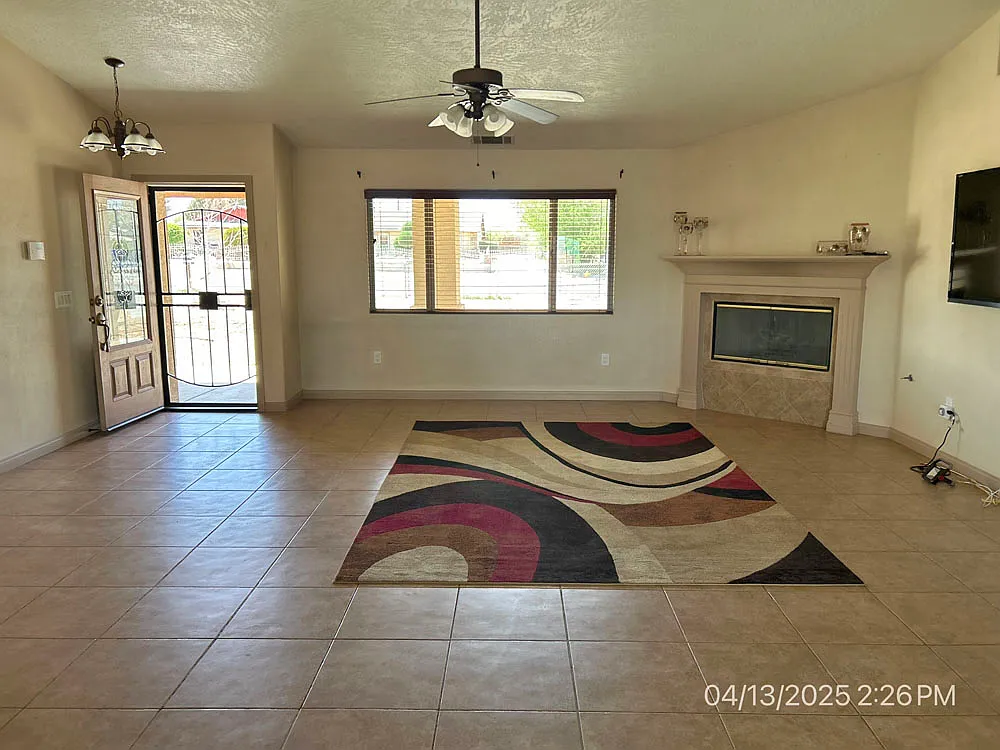 4 bed, 2100 sqft, $2,610 — Photo 3