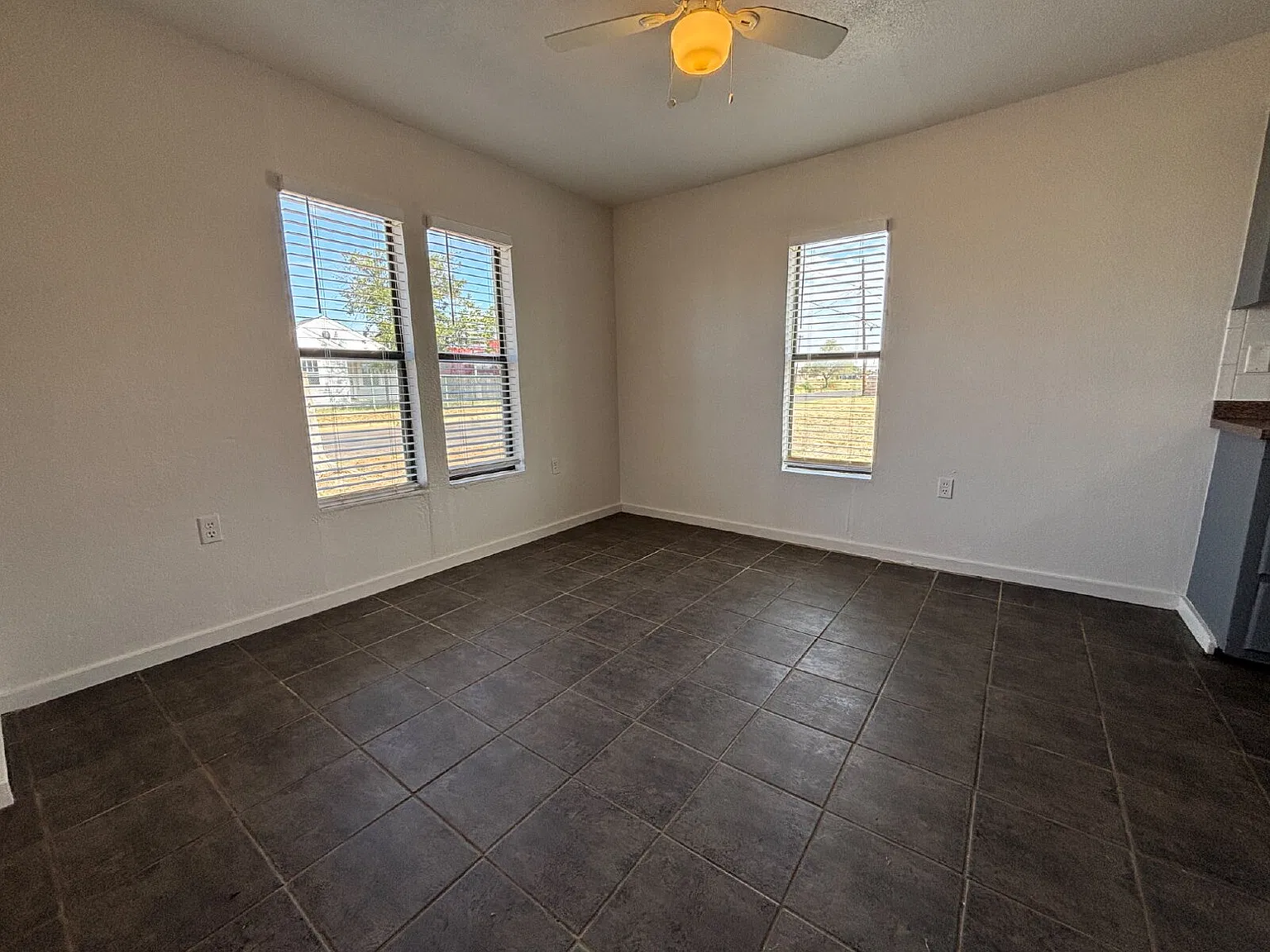 2 bed, 2.0 bath, 1040 sqft, $1,000 — Photo 3