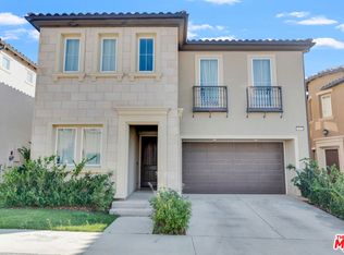 20810 Spruce Cir, Northridge, CA 91326