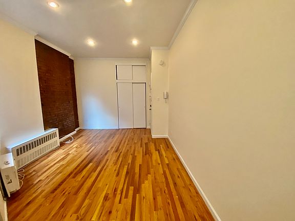 5th image of 150 E 83rd St APT 5C