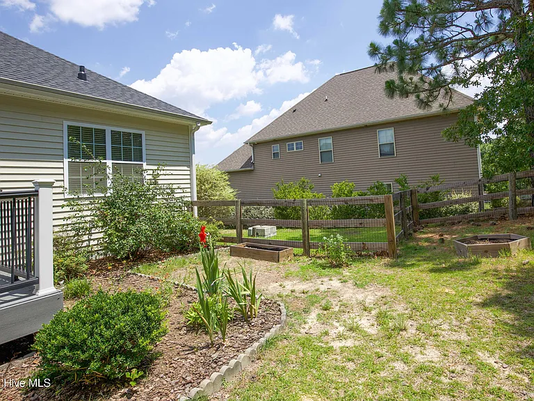 34 Princess Gate Dr — Photo 58