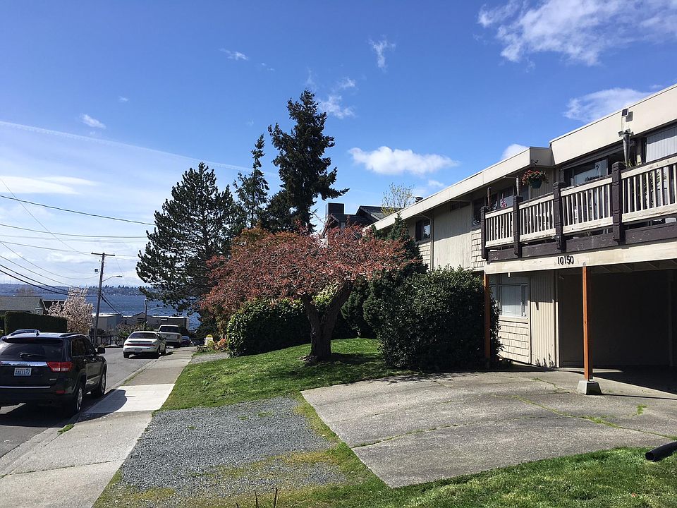 68th St. View of Lake Wash from Complex