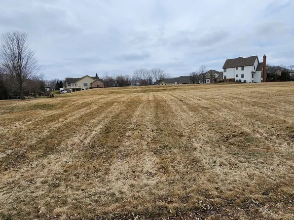 6185 Stansbury Ln, Crystal Lake, IL 60014