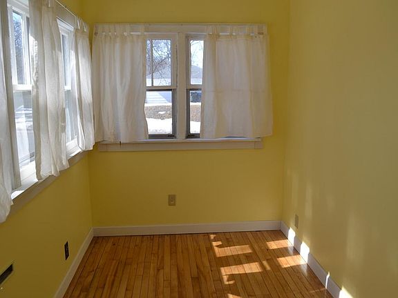 5th image of 728 W Linden St