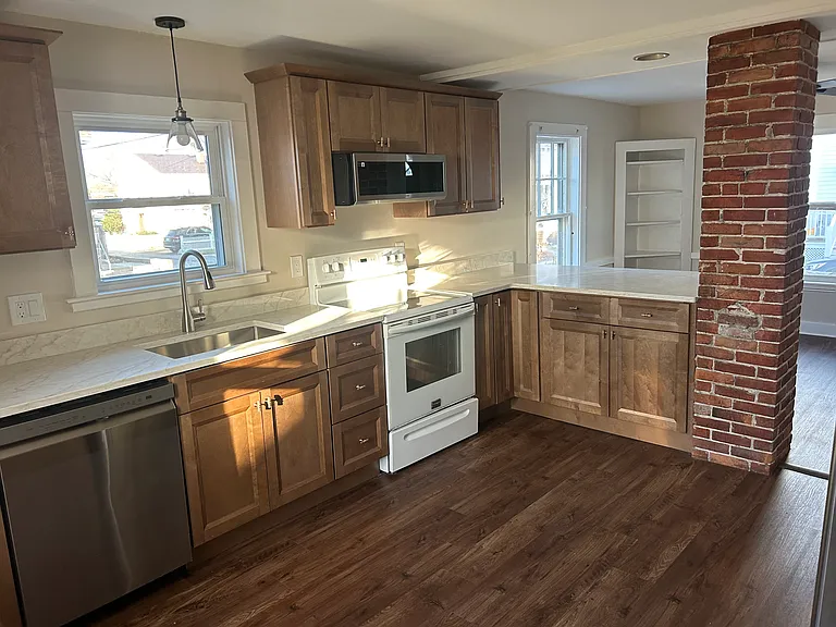 68 Perkins St — Photo 4