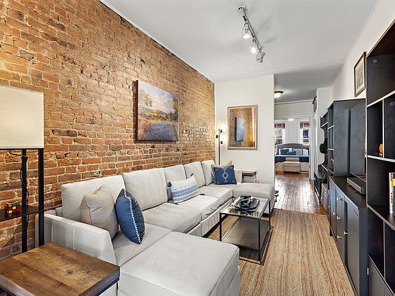 4th image of 351 8th St APT 1R