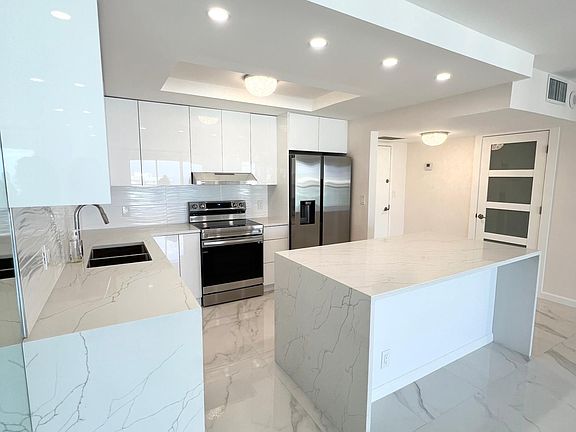 4th image of 3800 S Ocean Dr APT 1719