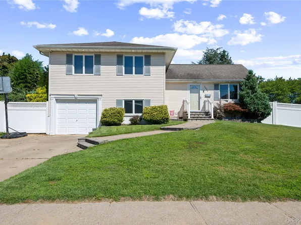 3993 Bernice Road, Seaford, NY 11783