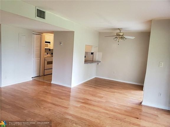 2nd image of 8127 Lagos De Campo Blvd