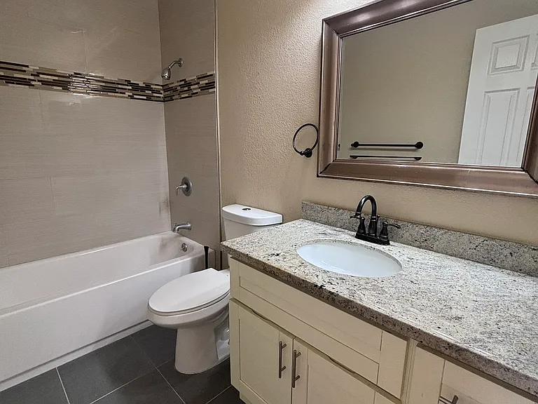 4901 Yellowstone Park Dr — Photo 16