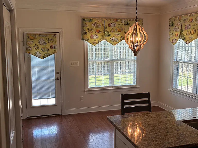 700 Bonnie Oaks Ln — Photo 5