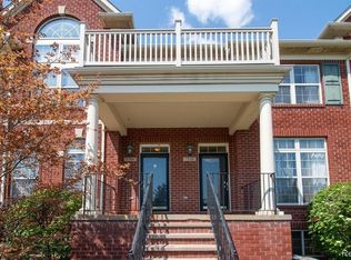 1504 Devon Ln, Troy, MI 48084