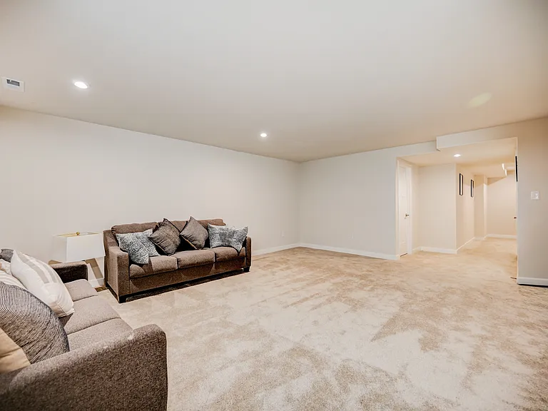 56 Pratt Ln — Photo 27